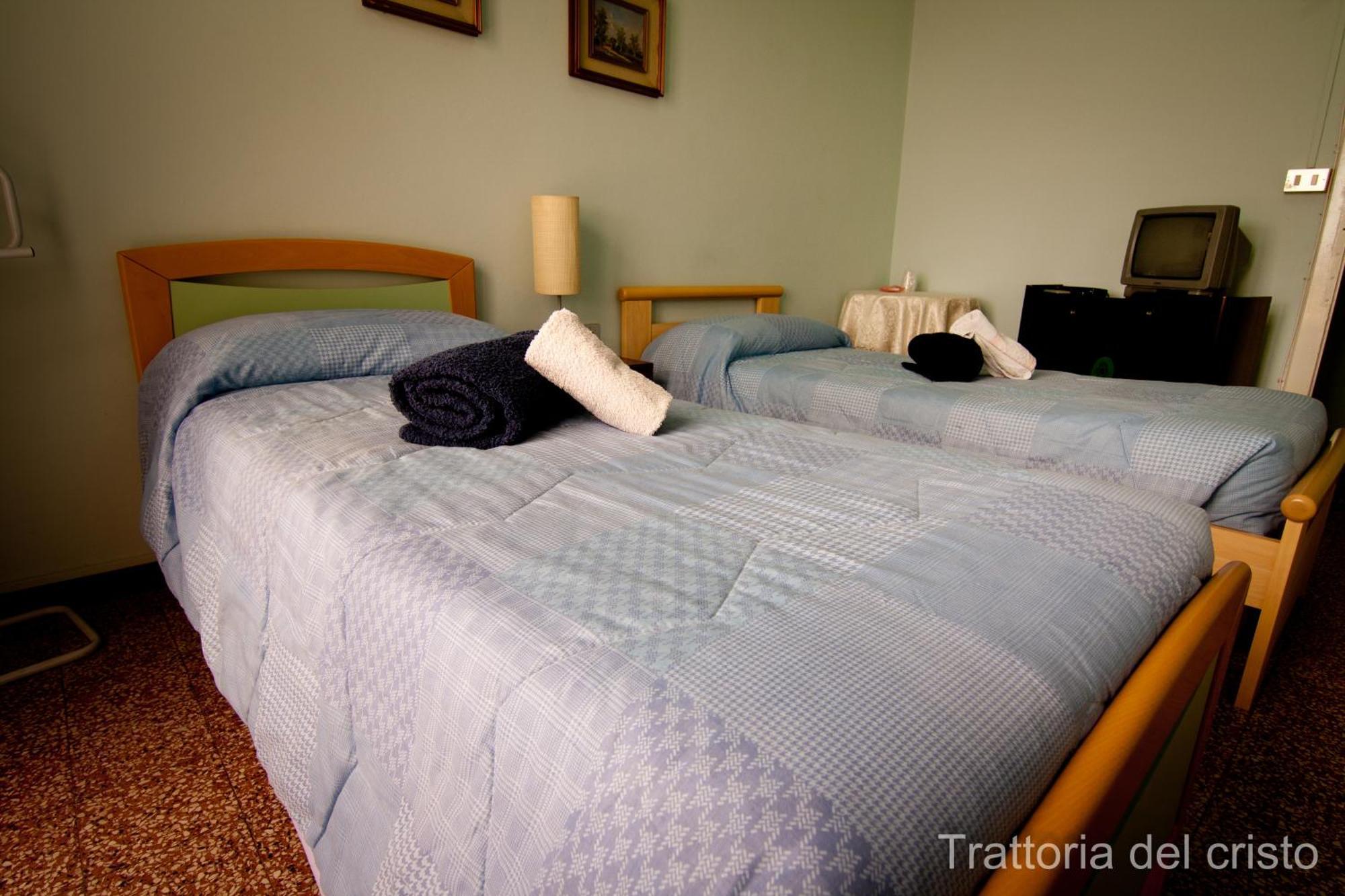 Affittacamere Trattoria Del Cristo Ospedaletto Lodigiano Habitación foto